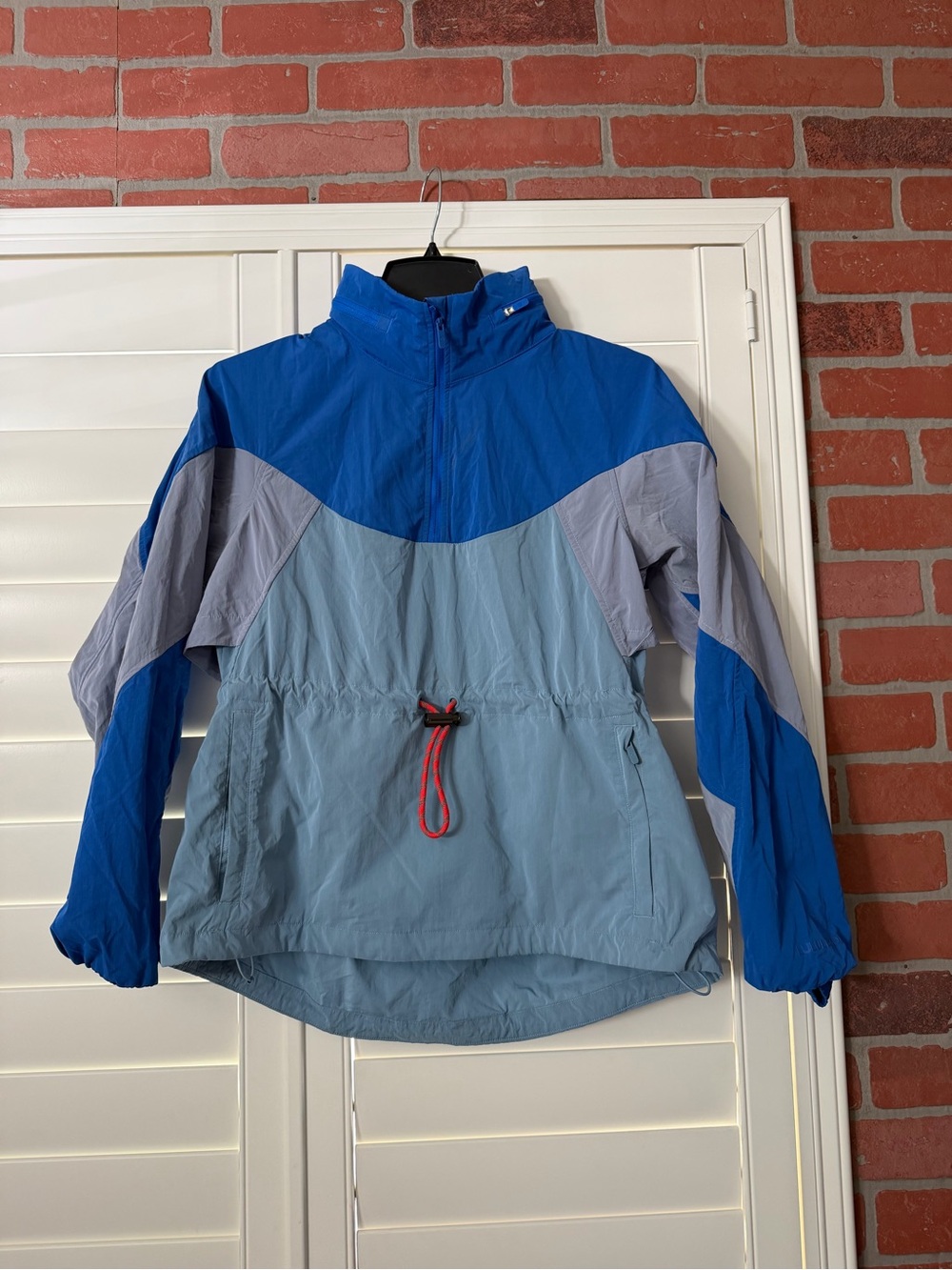 lululemon athletica Blue and Light Gray Colorblock Rain Anorak